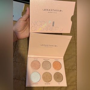 Anastasia and Nicole guerriero glow kit